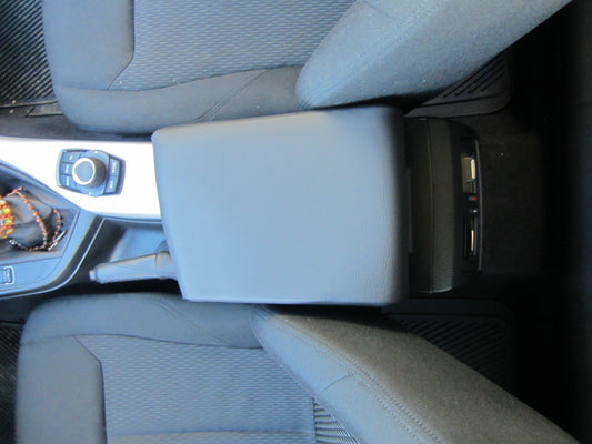 EXCLUSIVE DESIGN armrest for BMW 1 Series F20 / F21 (2012>)