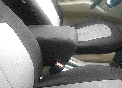Additional armrest for Nissan Terrano II